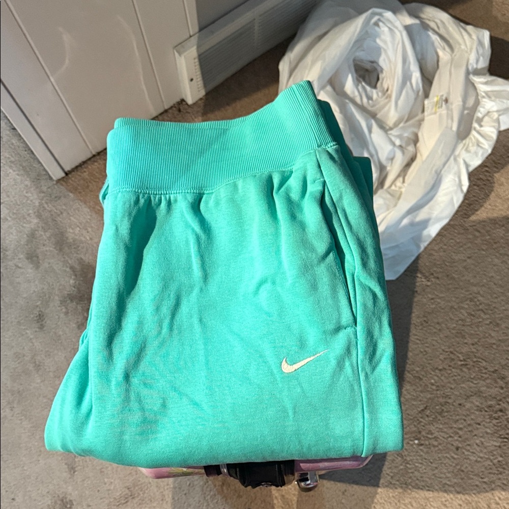 Nike Aqua Joggers